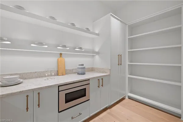 $5,000,000 | 850 10th Street North, Naples, FL 34102