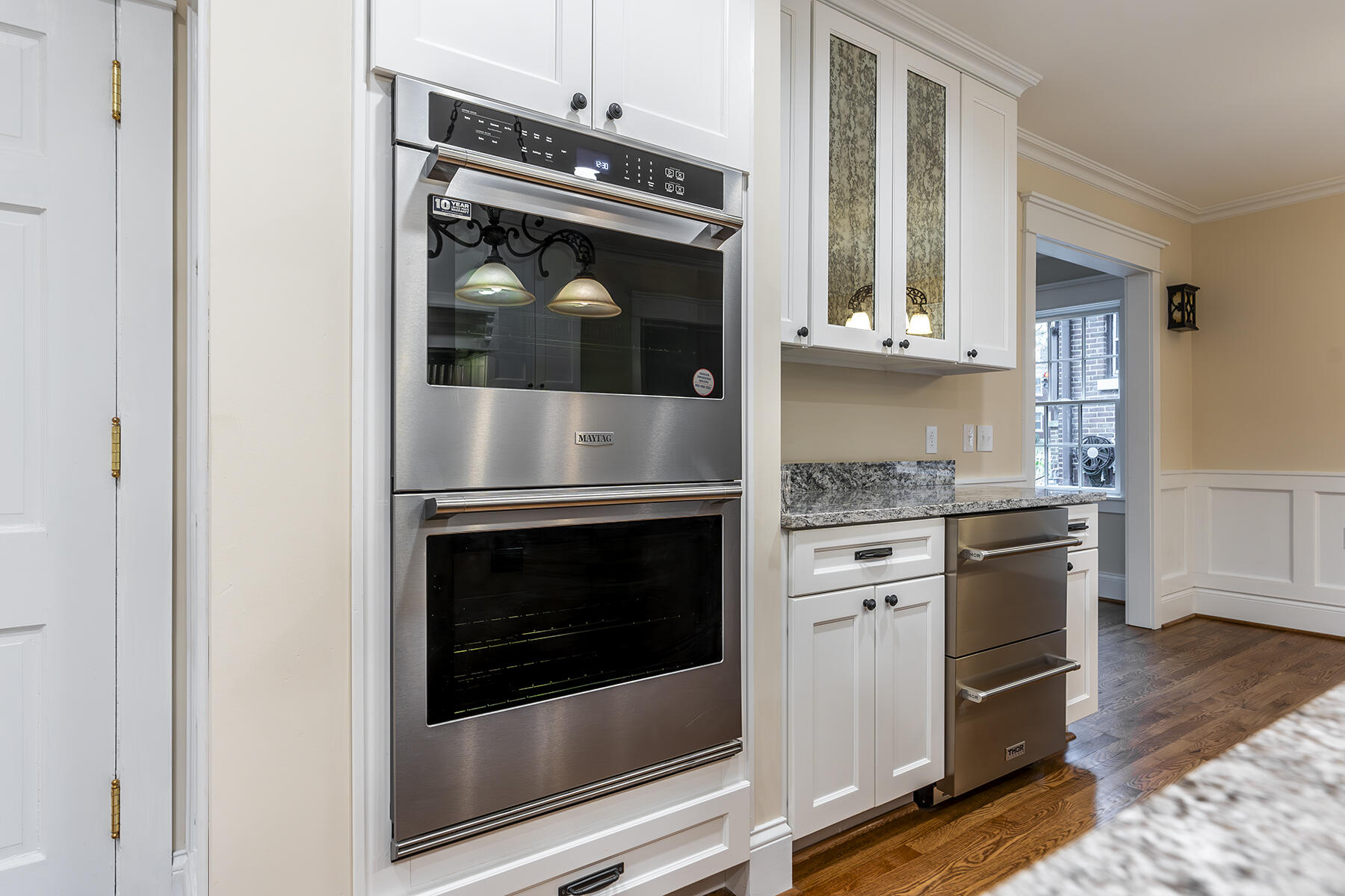 321 Sycamore Road Lexington, KY 40502 - Photo 24 of 82 Double oven with air fry and convection