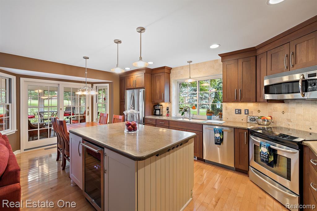 1272 Thames Drive Rochester Hills, MI 48307 - Photo 12 of 37