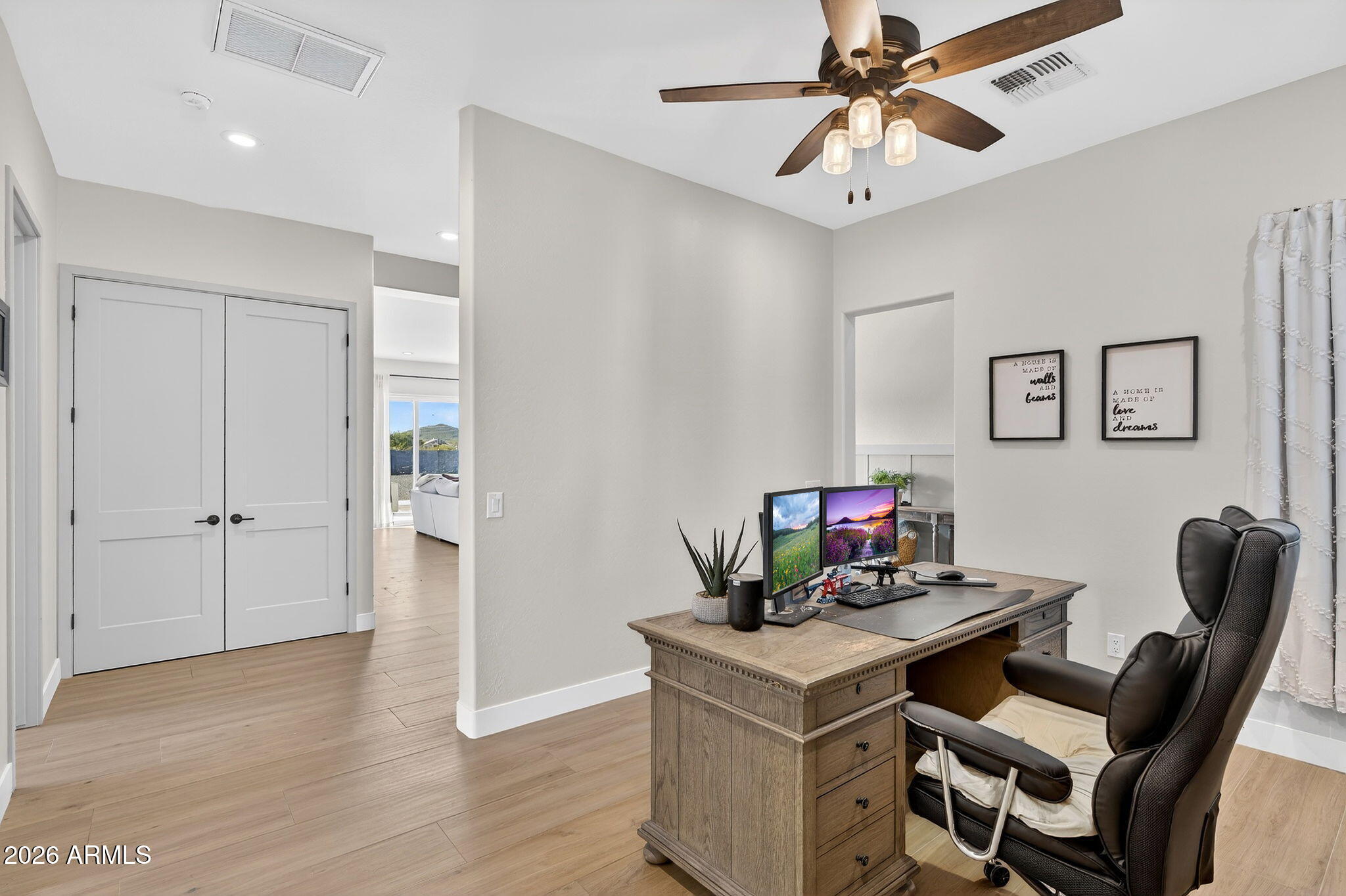 629 West Cloud Road Phoenix, AZ 85086 - Photo 15 of 47 20-web-or-mls-12-W Cloud Rd