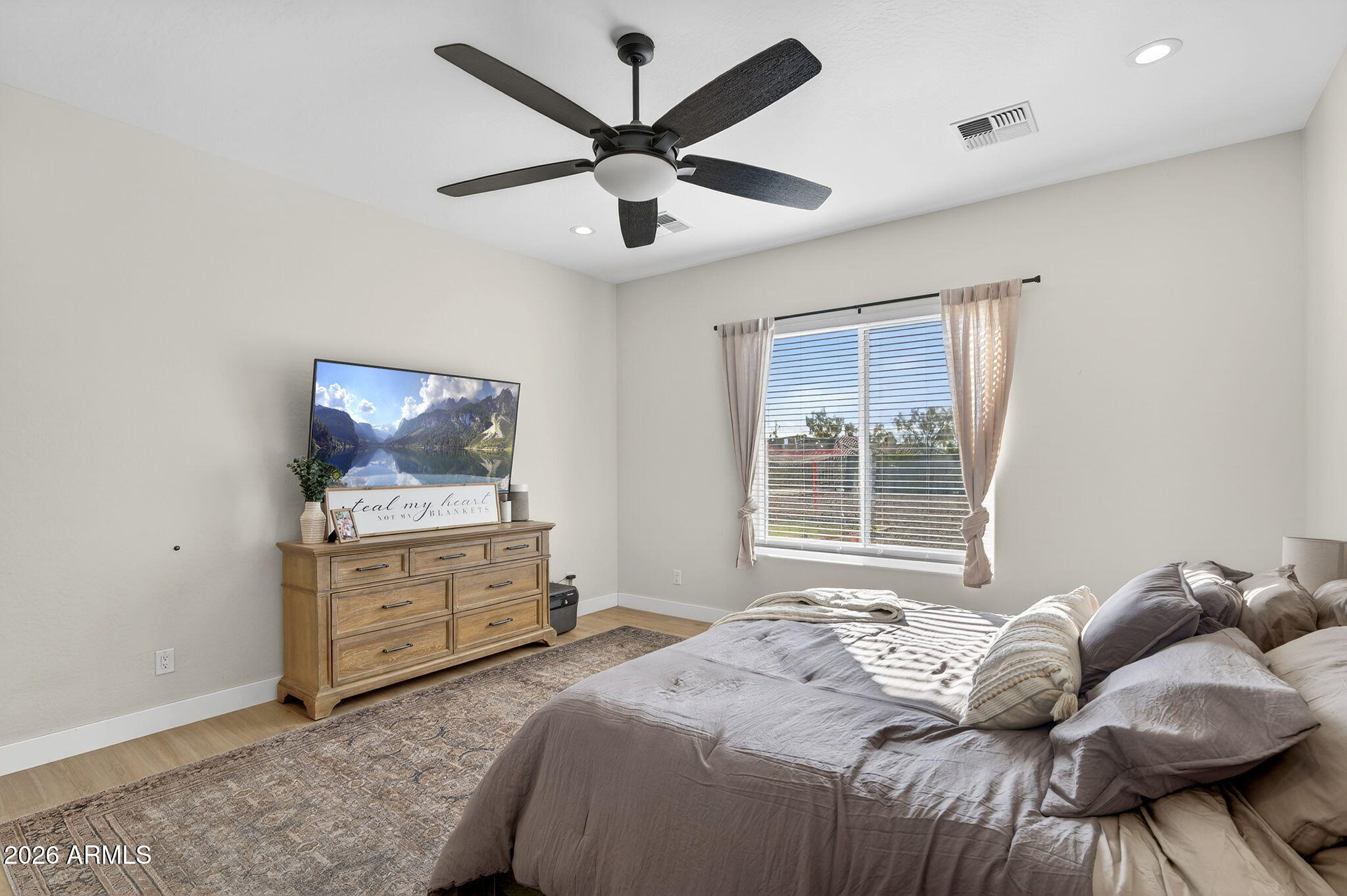 629 West Cloud Road Phoenix, AZ 85086 - Photo 18 of 47 23-web-or-mls-17-W Cloud Rd