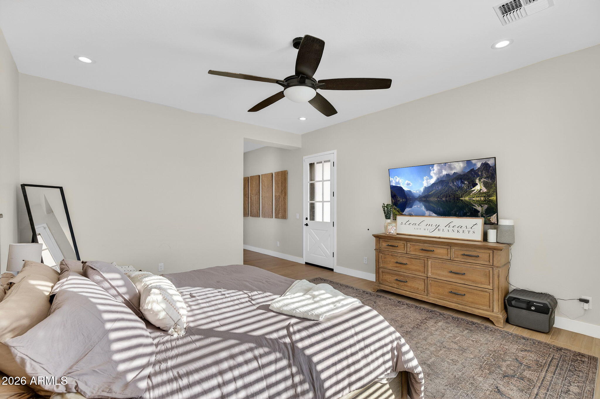 629 West Cloud Road Phoenix, AZ 85086 - Photo 19 of 47 24-web-or-mls-15-W Cloud Rd