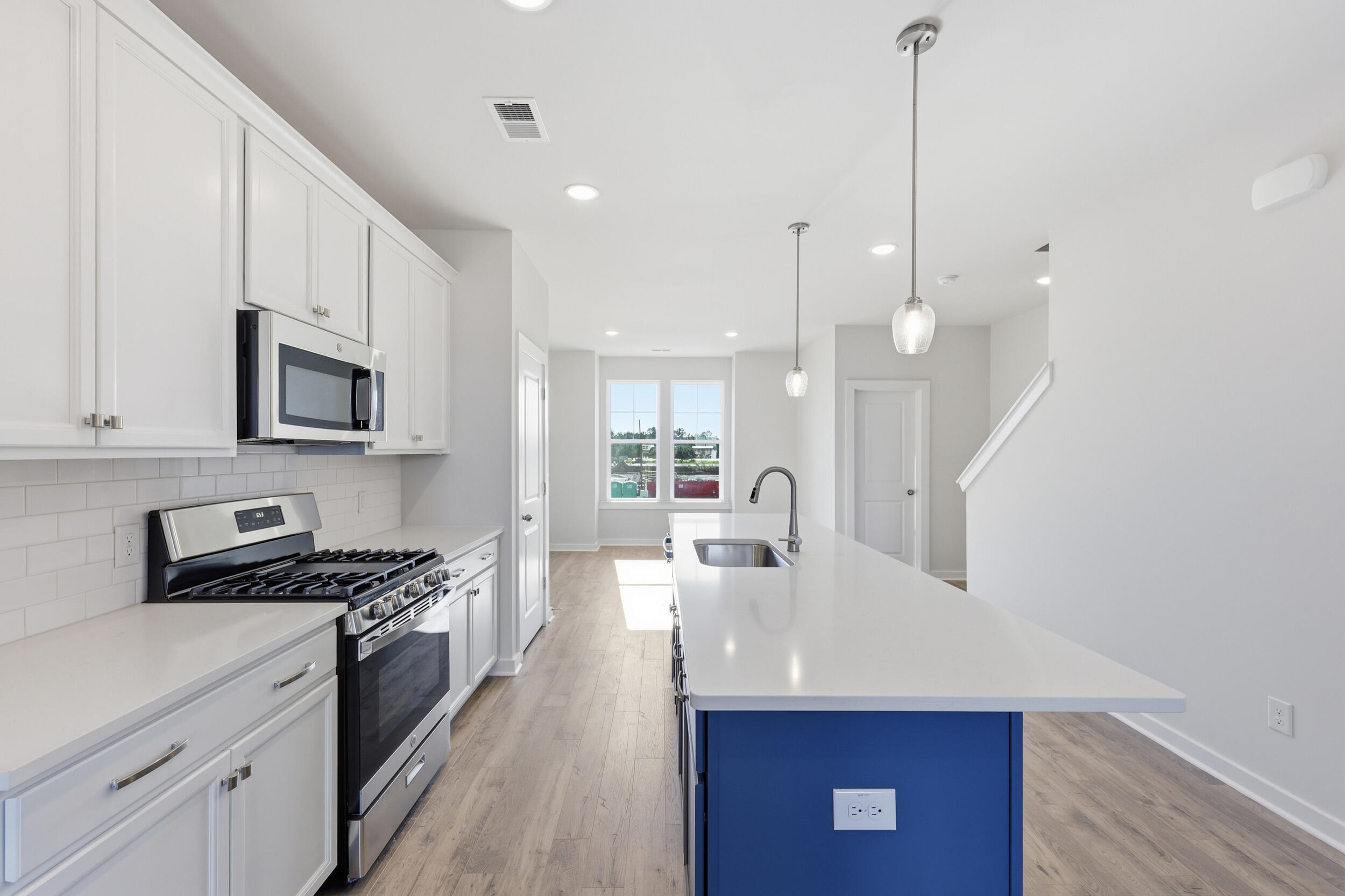 142 Buck Fever Lane Summerville, SC 29486 - Photo 23 of 54 Kitchen 7