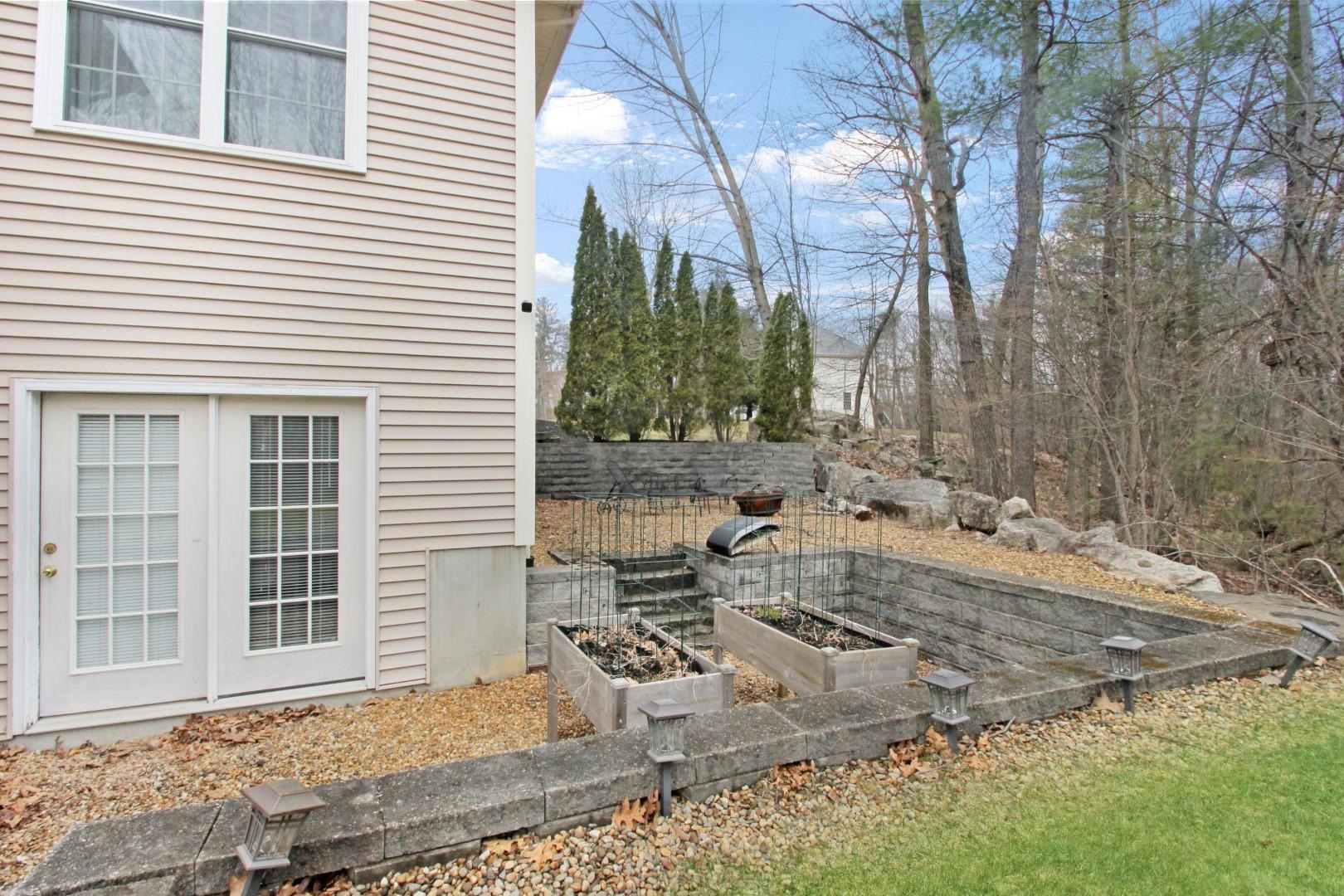 3 Edinburgh Road Windham, NH 03087 - Photo 37 of 40