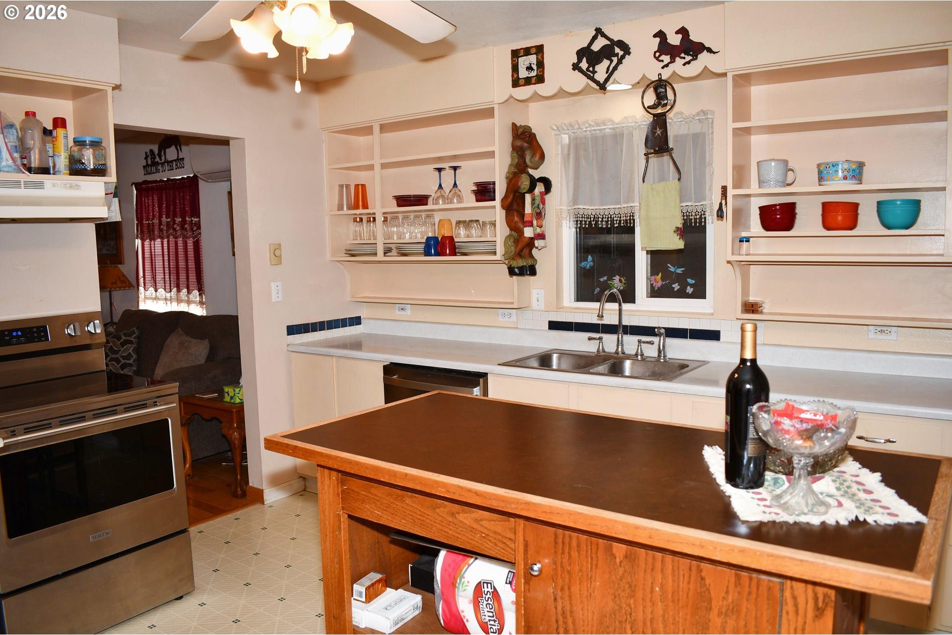 84570 Ringer Road Milton Freewater, OR 97862 - Photo 2 of 27 Gallery Image 2