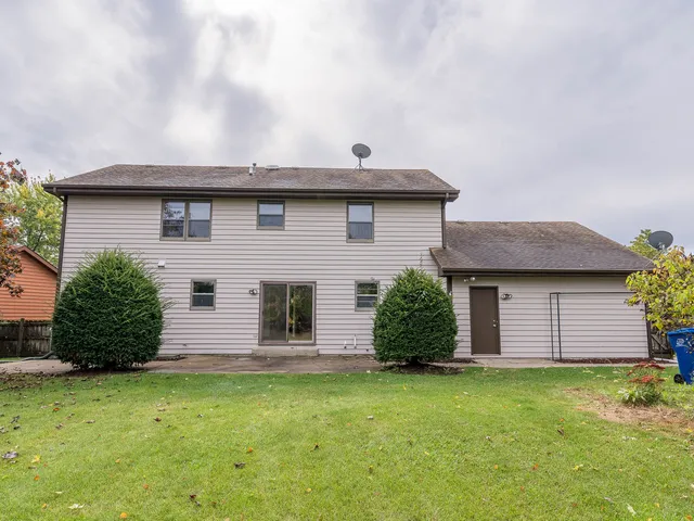 $384,900 | 4150 Midlane Drive, Wadsworth, IL 60083