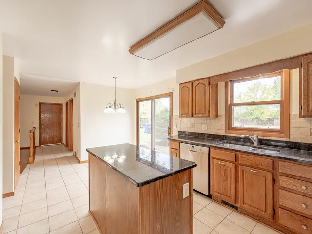 $384,900 | 4150 Midlane Drive, Wadsworth, IL 60083