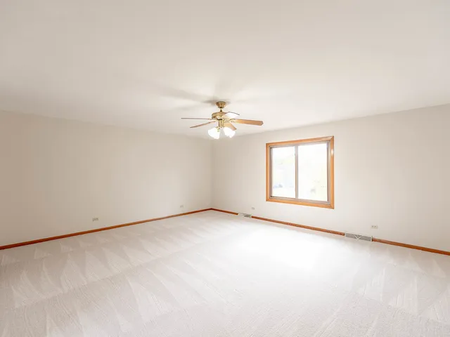 $384,900 | 4150 Midlane Drive, Wadsworth, IL 60083