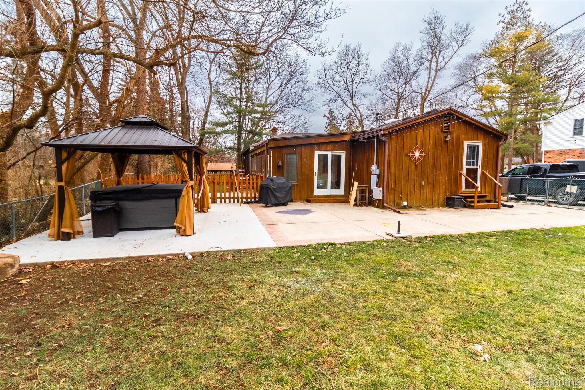 324 Hillview Street Rochester, MI 48306 - Photo 47 of 51 Rear