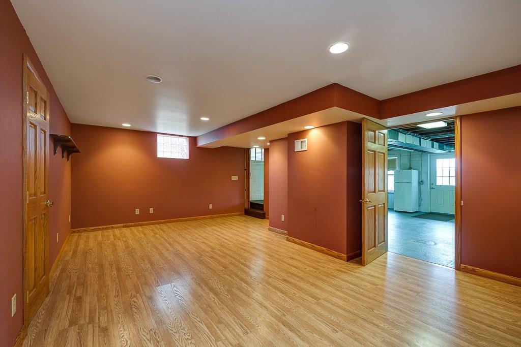 1072 Roup Avenue Brackenridge, PA 15014 - Photo 13 of 18 Finished Gameroom