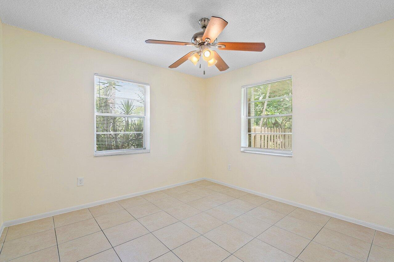 4861 Gulfstream Road Lake Worth, FL 33461 - Photo 16 of 21 016-4861GulfstreamRoad-LakeWorthBeach-FL