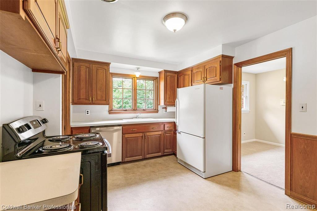 16146 Beverly Road Beverly Hills, MI 48025 - Photo 10 of 31