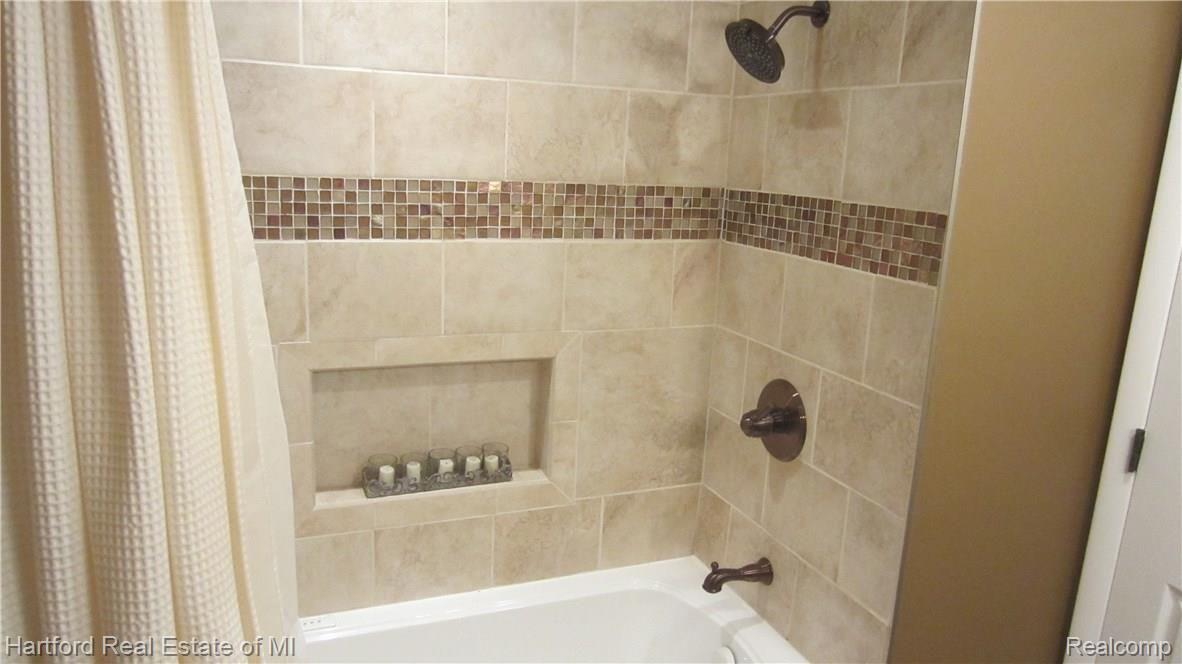 23655 Gill Road Farmington, MI 48335 - Photo 12 of 35 IMG_5311.JPG