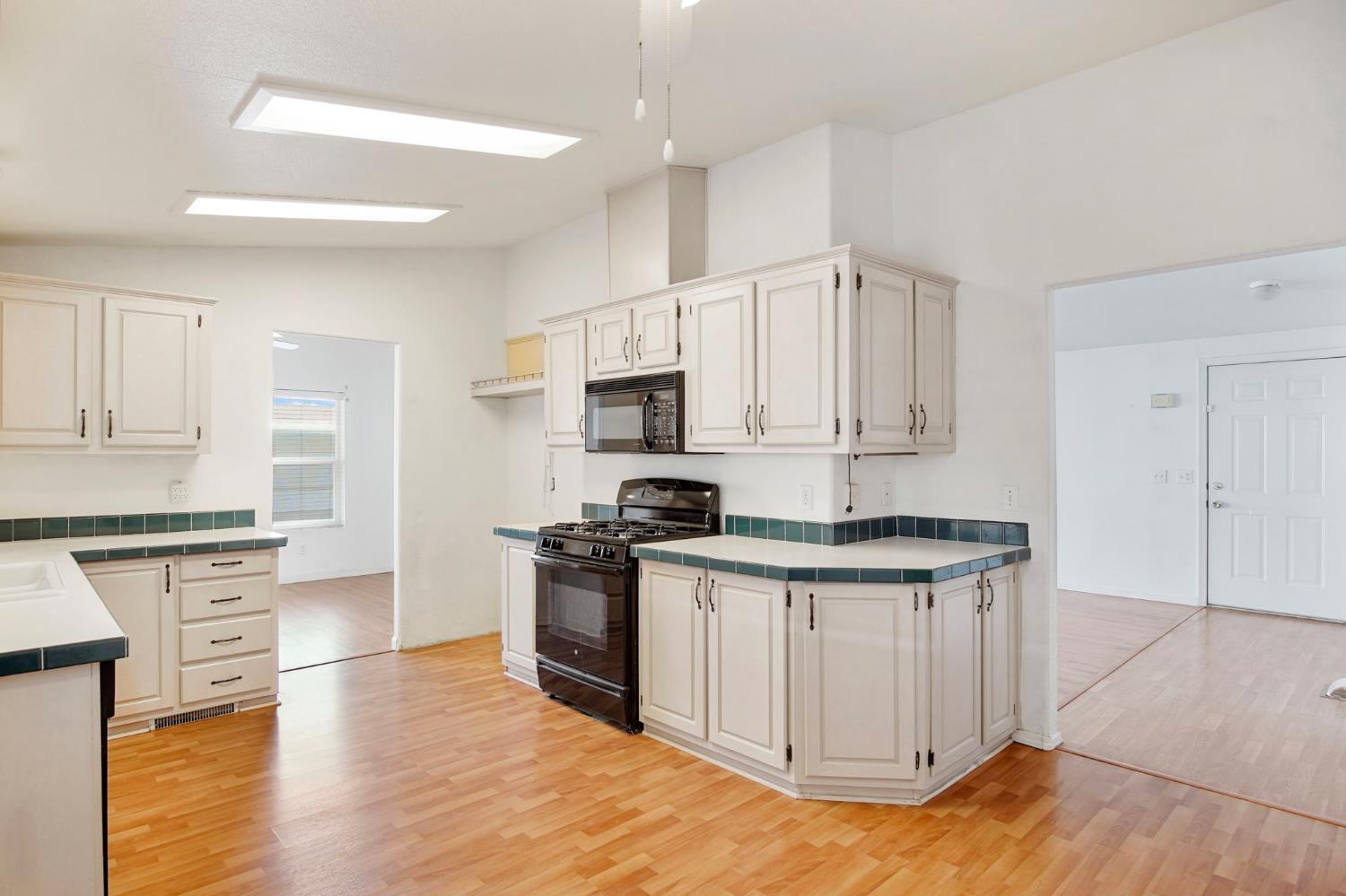 1500 Held Drive, Unit 84 Modesto, CA 95355 - Photo 4 of 30