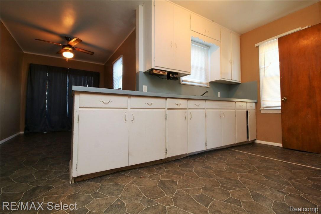 4121 Pengelly Road Flint, MI 48507 - Photo 7 of 16 IMG_0176 (2).JPG