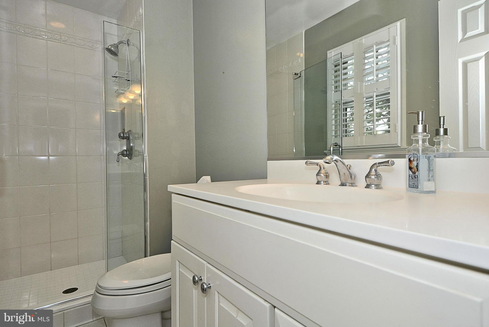 1112 Alden Road Alexandria, VA 22308 - Photo 12 of 28 Bath (Master)