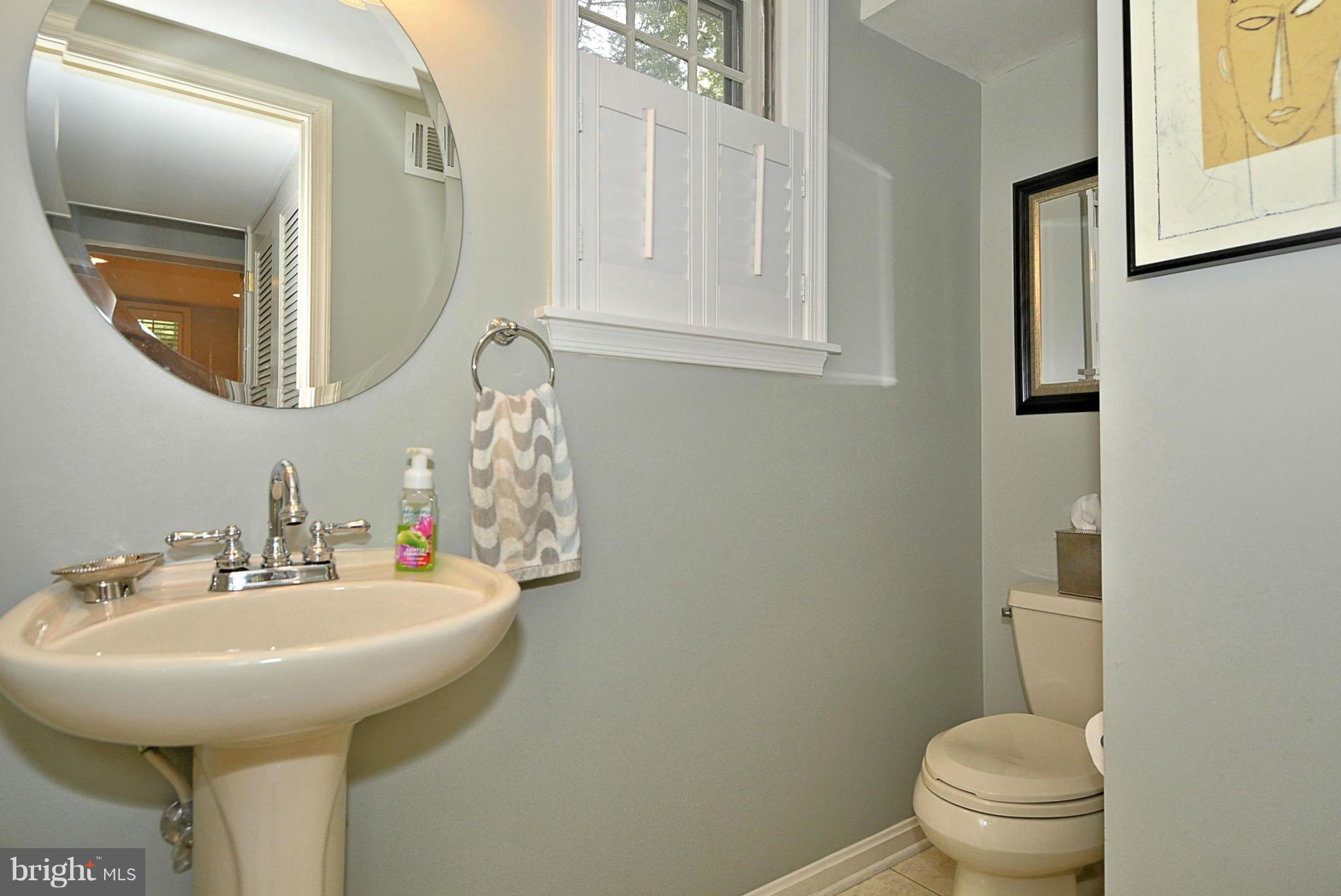 1112 Alden Road Alexandria, VA 22308 - Photo 20 of 28 Bath