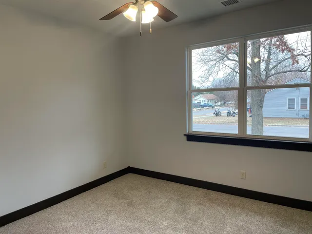 $239,000 | 910 West Cave Springs Avenue, El Dorado, KS 67042
