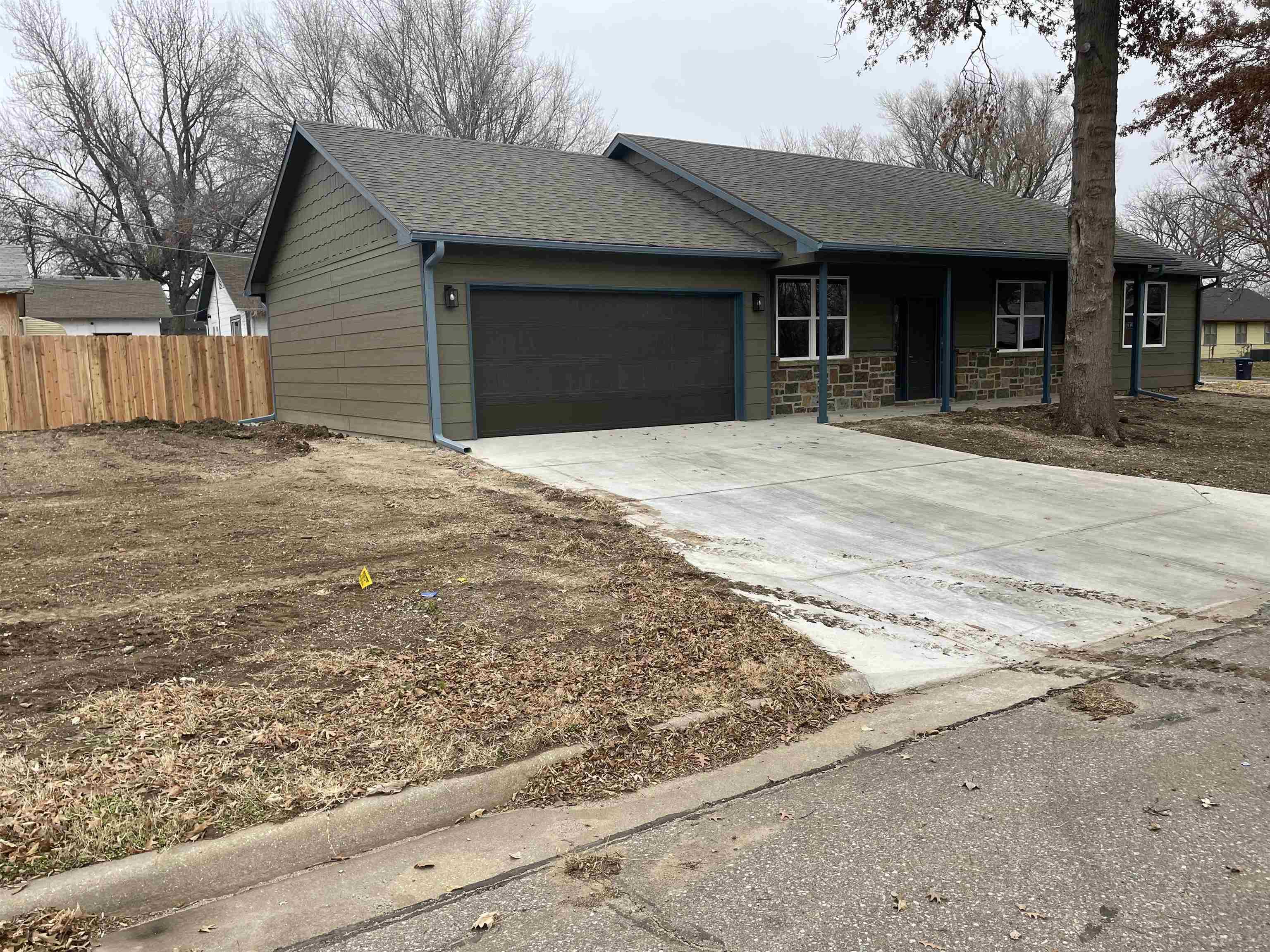 910 West Cave Springs Avenue El Dorado, KS 67042 - Photo 2 of 16