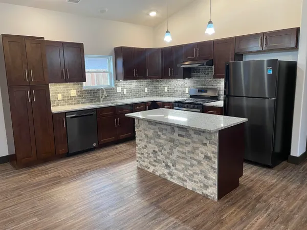 $239,000 | 910 West Cave Springs Avenue, El Dorado, KS 67042