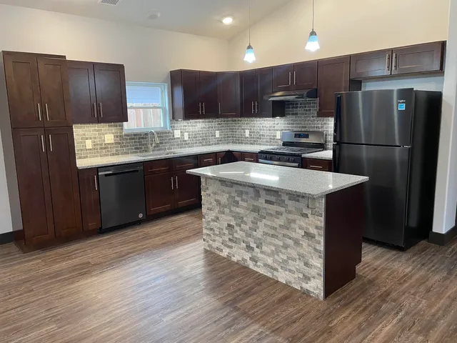 $239,000 | 910 West Cave Springs Avenue, El Dorado, KS 67042