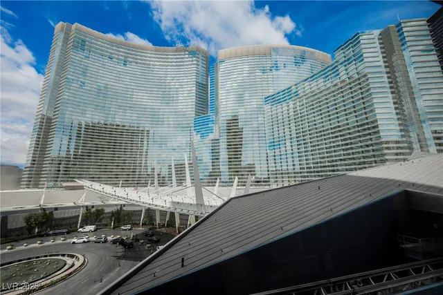 $4,995 | 3726 South Las Vegas Boulevard, Unit 302, Las Vegas, NV 89158