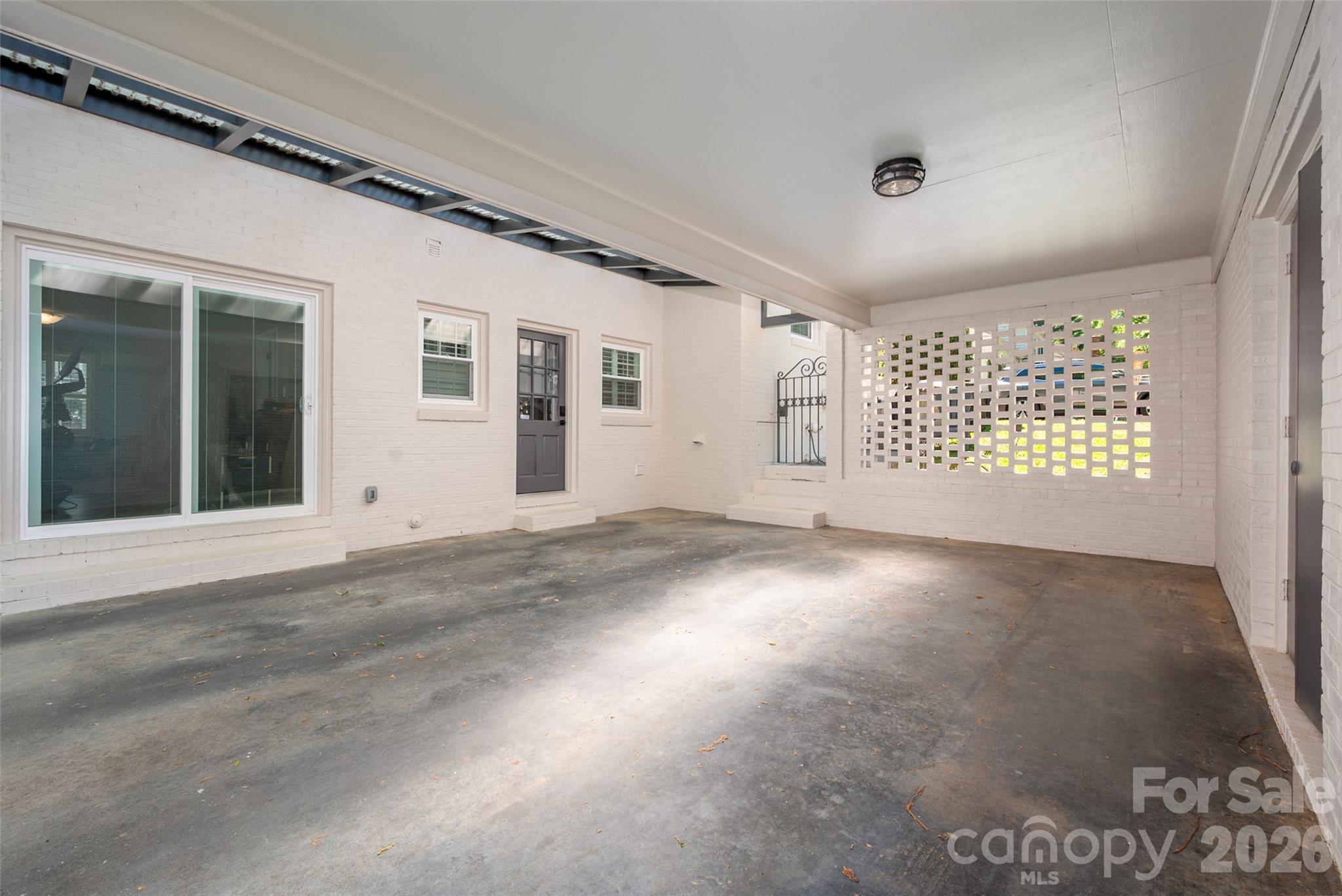 651 Sandridge Road Charlotte, NC 28210 - Photo 33 of 36 Gallery Image 33