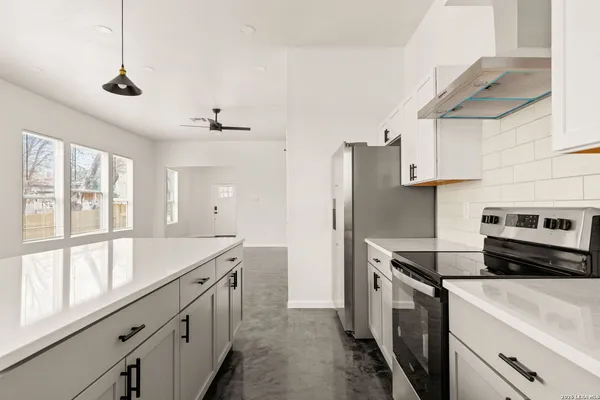 $2,550 | 1827 Montana Street, Unit 101, San Antonio, TX 78203