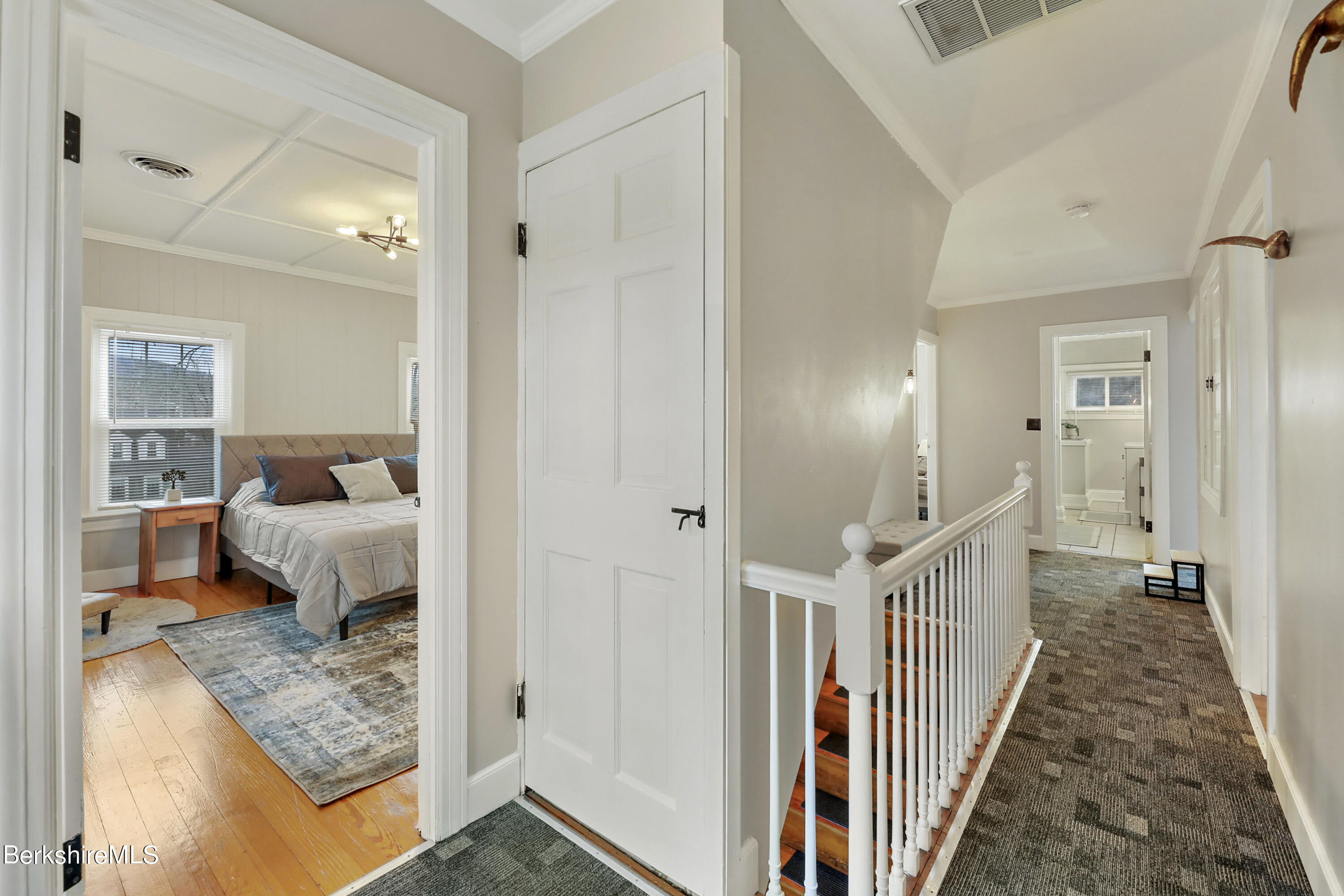 148 Main Street, Unit UPPR Williamstown, MA 01267 - Photo 11 of 20 Landing