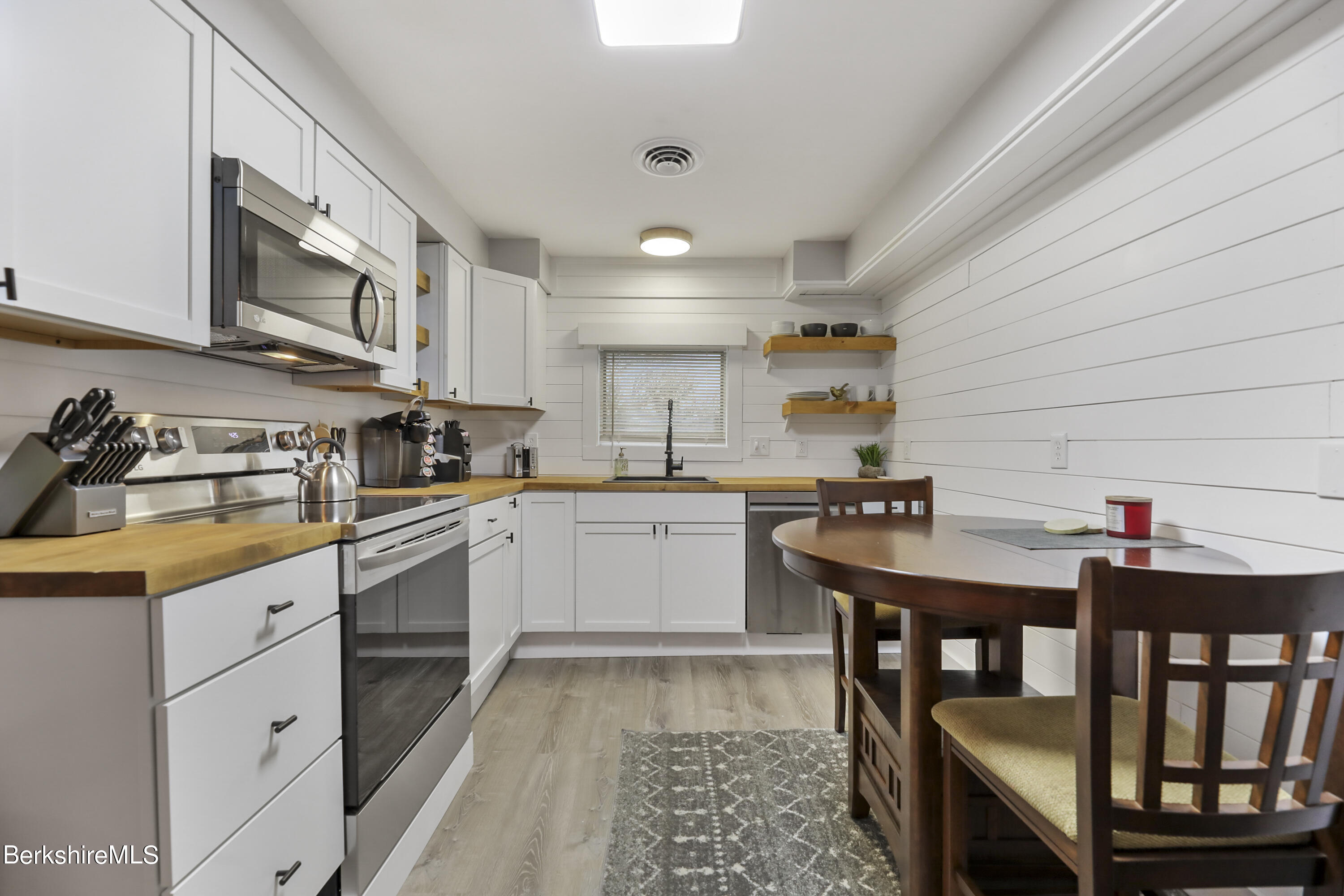 148 Main Street, Unit UPPR Williamstown, MA 01267 - Photo 2 of 20 Kitchen