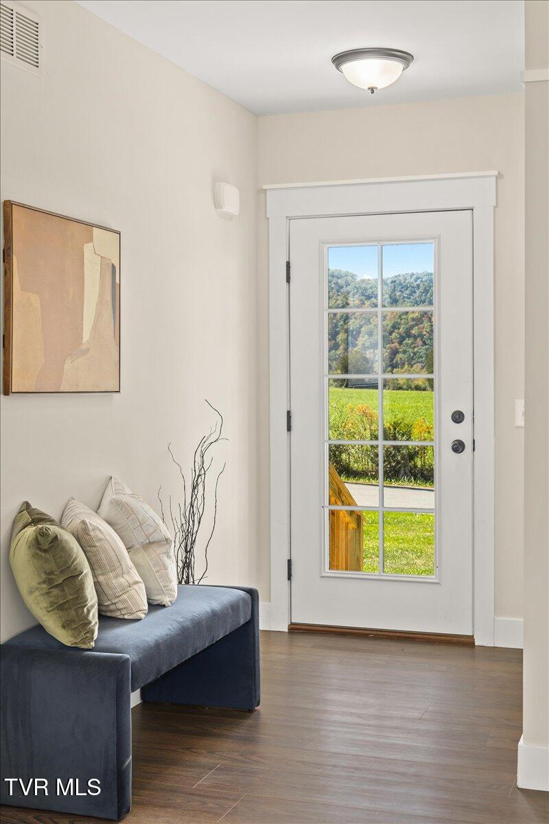 105 Bishop Hollow Road Elizabethton, TN 37643 - Photo 32 of 51 12-128A6488