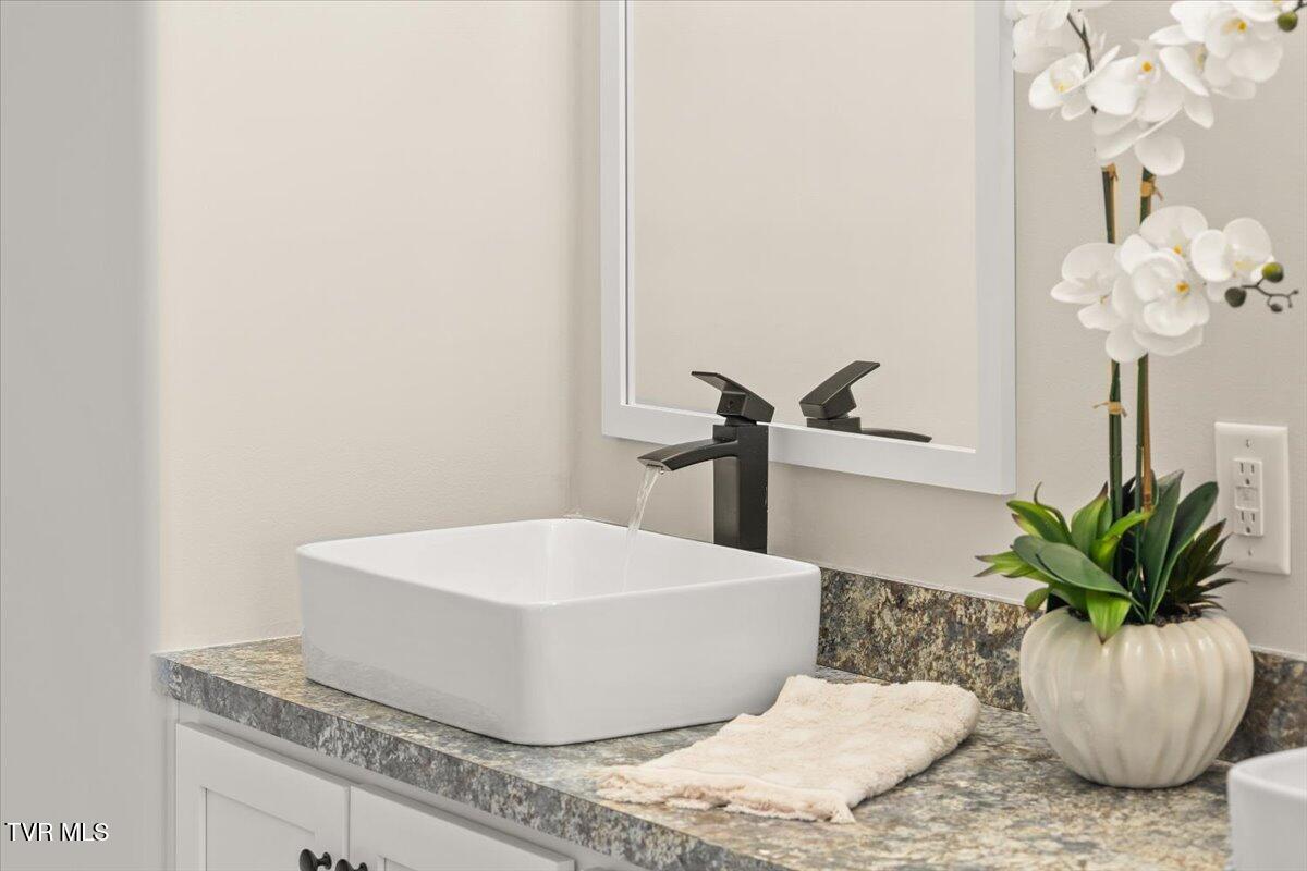 105 Bishop Hollow Road Elizabethton, TN 37643 - Photo 41 of 51 21-128A6495