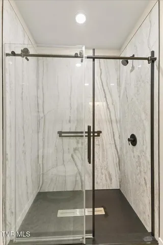 $399,900 | 105 Bishop Hollow Road, Elizabethton, TN 37643