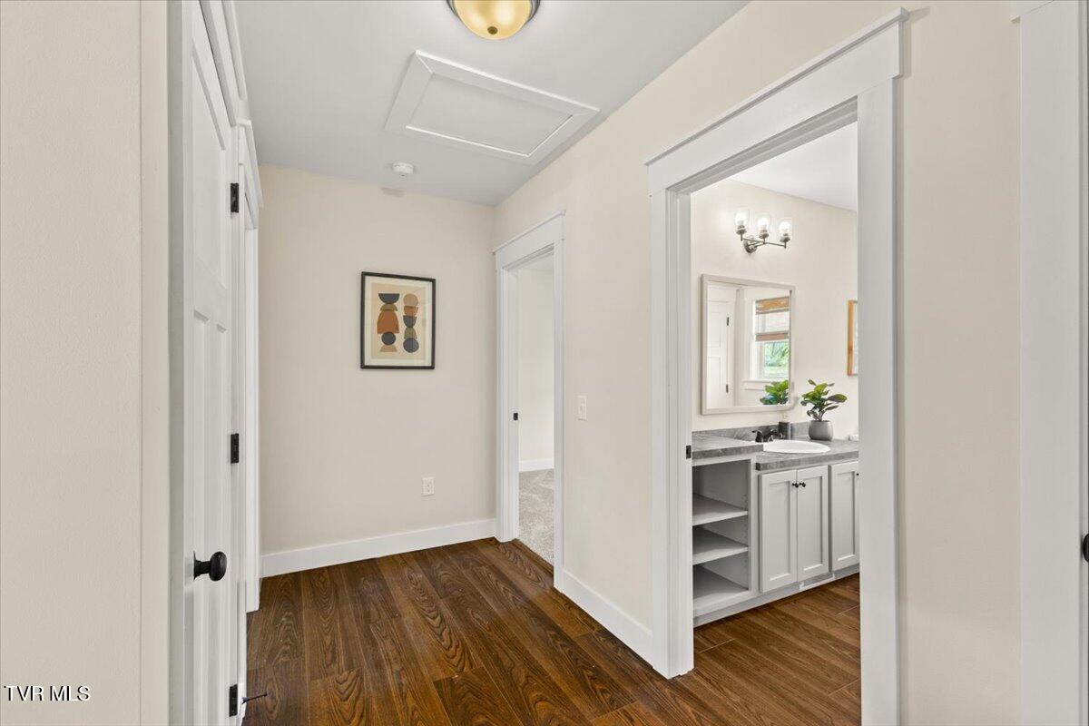 105 Bishop Hollow Road Elizabethton, TN 37643 - Photo 44 of 51 36-128A6571