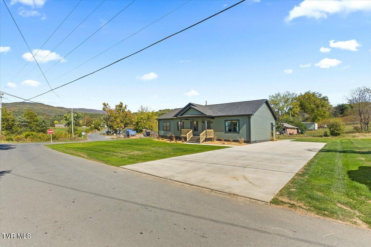 105 Bishop Hollow Road Elizabethton, TN 37643 - Photo 6 of 51 08-128A6513