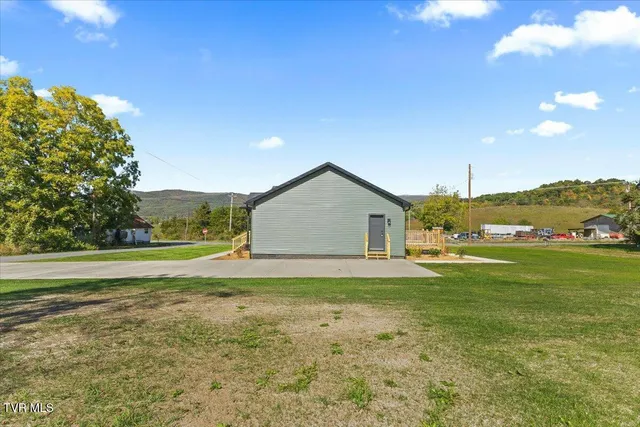 $399,900 | 105 Bishop Hollow Road, Elizabethton, TN 37643