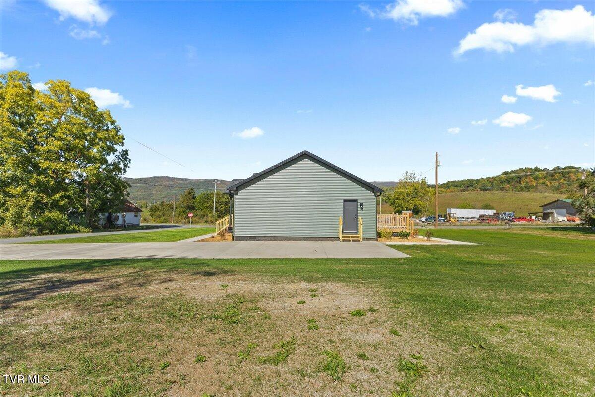 105 Bishop Hollow Road Elizabethton, TN 37643 - Photo 7 of 51 09-128A6516