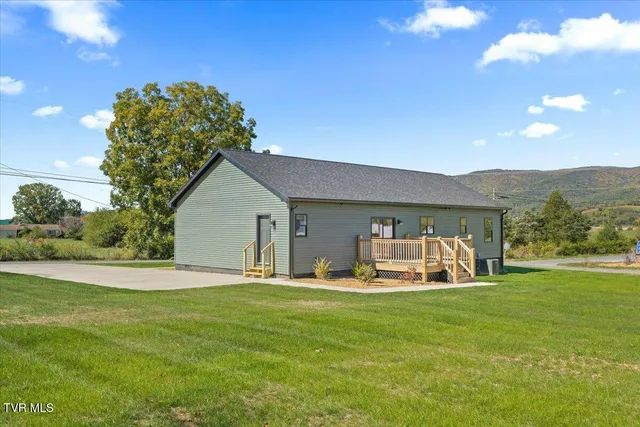 $399,900 | 105 Bishop Hollow Road, Elizabethton, TN 37643