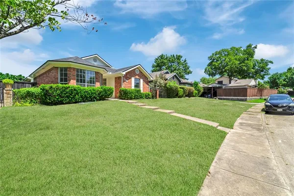 $2,300 | 1019 Sanders Drive, Duncanville, TX 75137