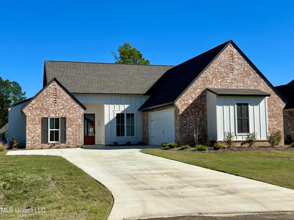 $412,900 | 110 Charleston Circle, Madison, MS 39110