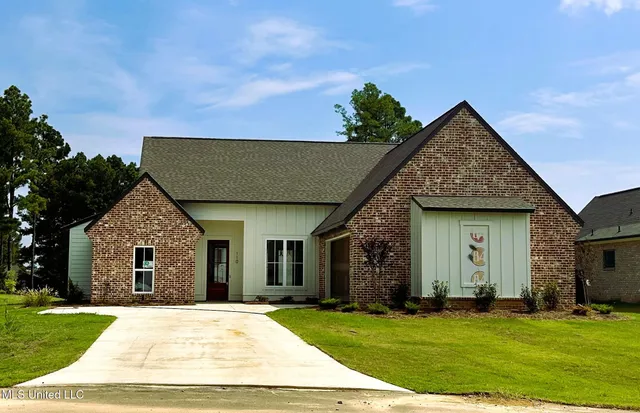 $412,900 | 110 Charleston Circle, Madison, MS 39110