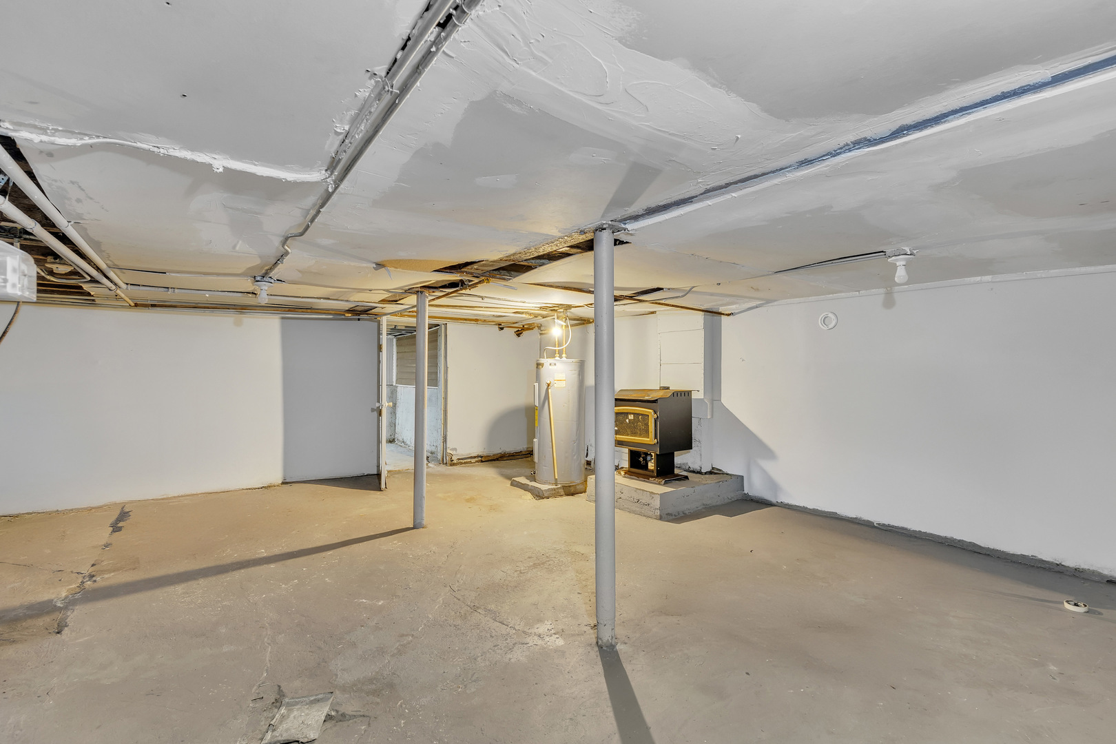 4217 West Division Street Chicago, IL 60651 - Photo 5 of 15 a view of a room with gym equipment