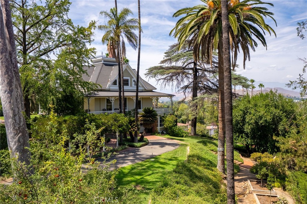 2812 Ivy Street Riverside, CA 92506 - Photo 5 of 74 Gallery Image 5
