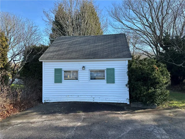 $550,000 | 576 Point Judith Road, Narragansett, RI 02882