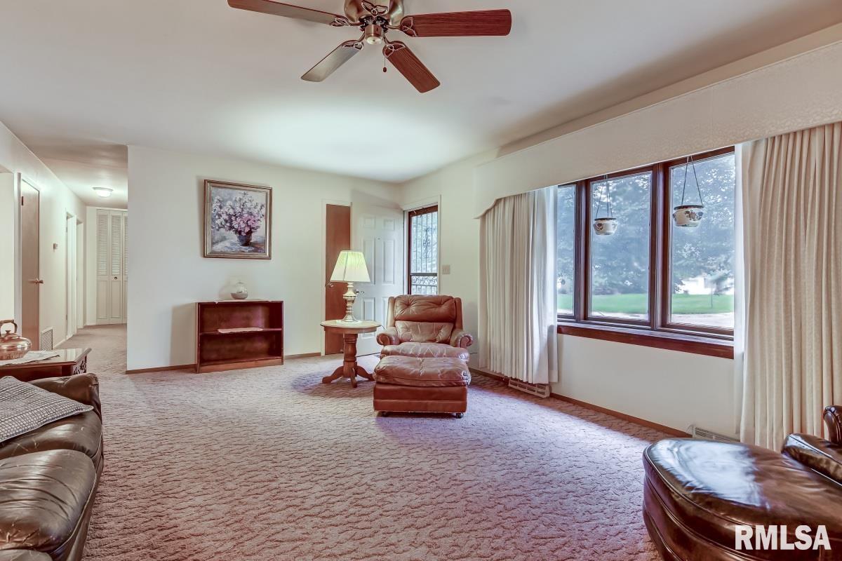 14 Lariat Drive Springfield, IL 62702 - Photo 4 of 36