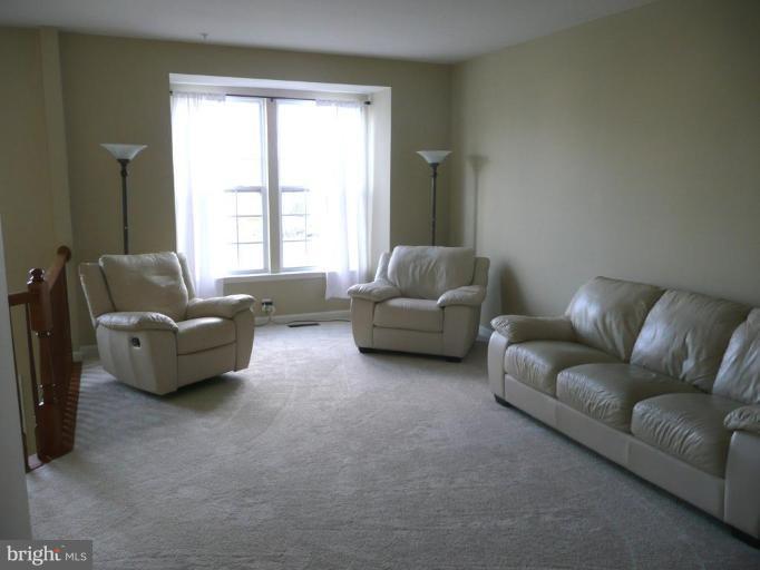 5005 Leasdale Road Rosedale, MD 21237 - Photo 17 of 23 Living Room