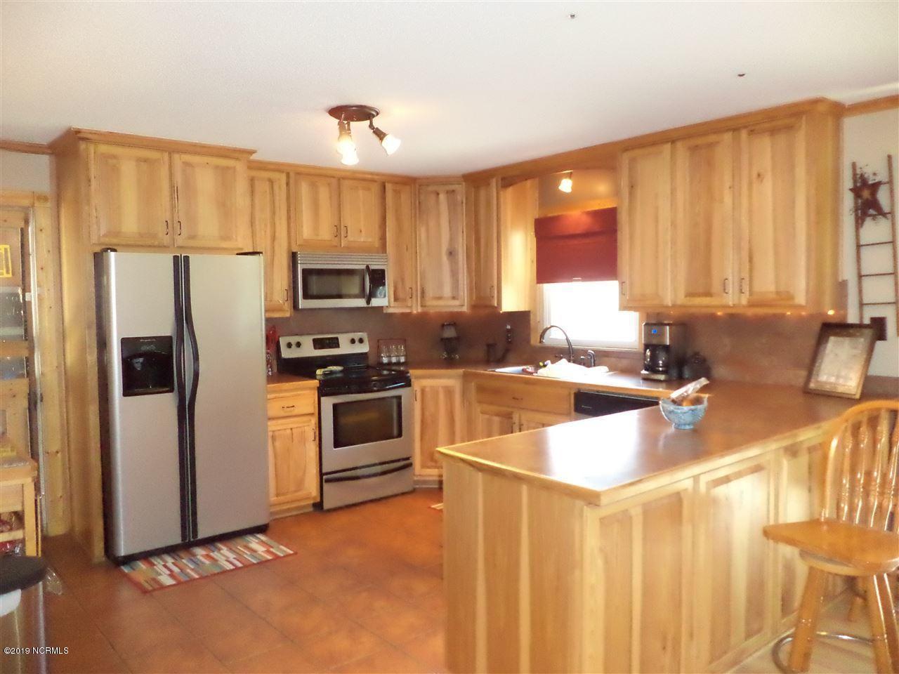 136 Swan Point Road Sneads Ferry, NC 28460 - Photo 7 of 24 Kitchen