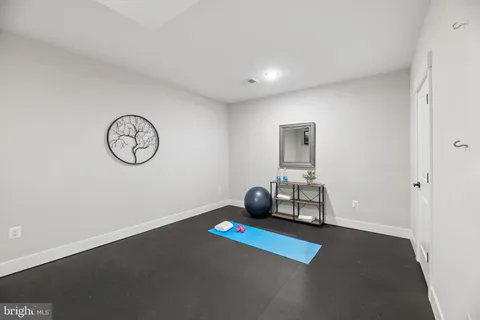 $2,400,000 | 2336 North Oak Street, Falls Church, VA 22046