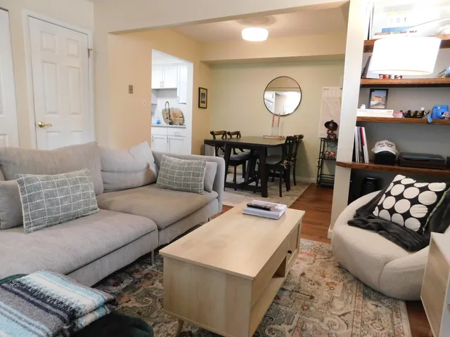 $1,900 | 543 Longshore Drive, Unit B, Ann Arbor, MI 48105