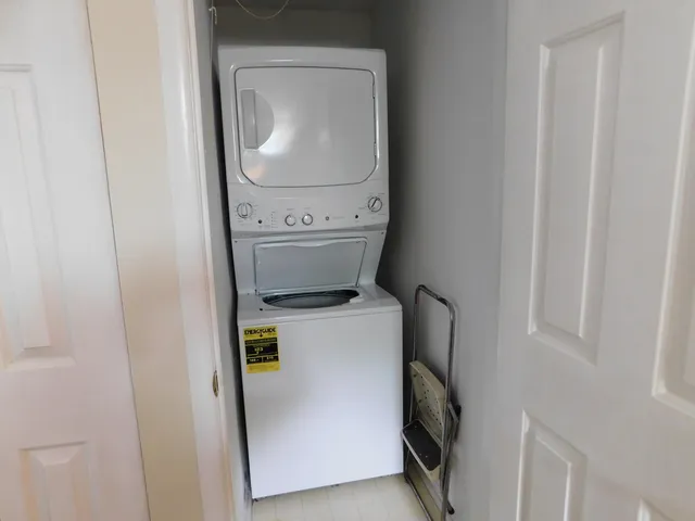 $1,900 | 543 Longshore Drive, Unit B, Ann Arbor, MI 48105